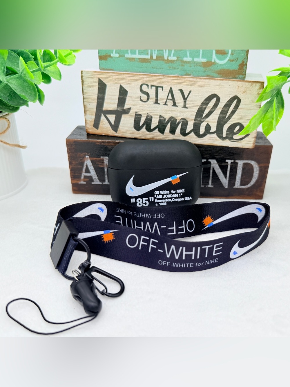Nike OFF WHITE Design Protective Case for AirPods Pro 3 (2025) Matte Black - Picture 9 of 10